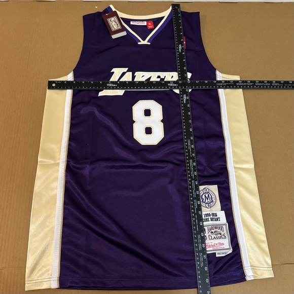 Kobe Bryant Mitchell & Ness
1996-2016 HOF LA Lakers
Purple Jersey Size XL - Picture 3 of 6